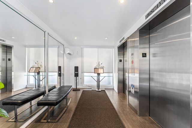20500 W Country Club Drive 210, Aventura, FL 33180