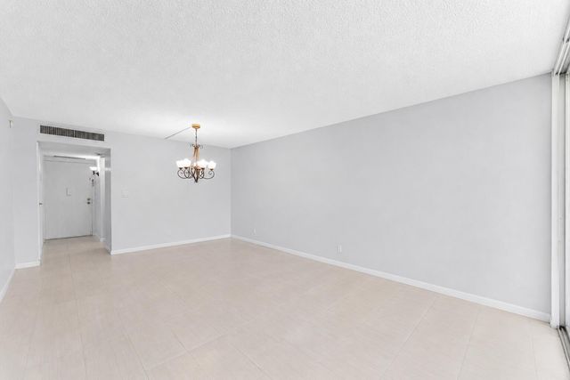 20500 W Country Club Drive 210, Aventura, FL 33180