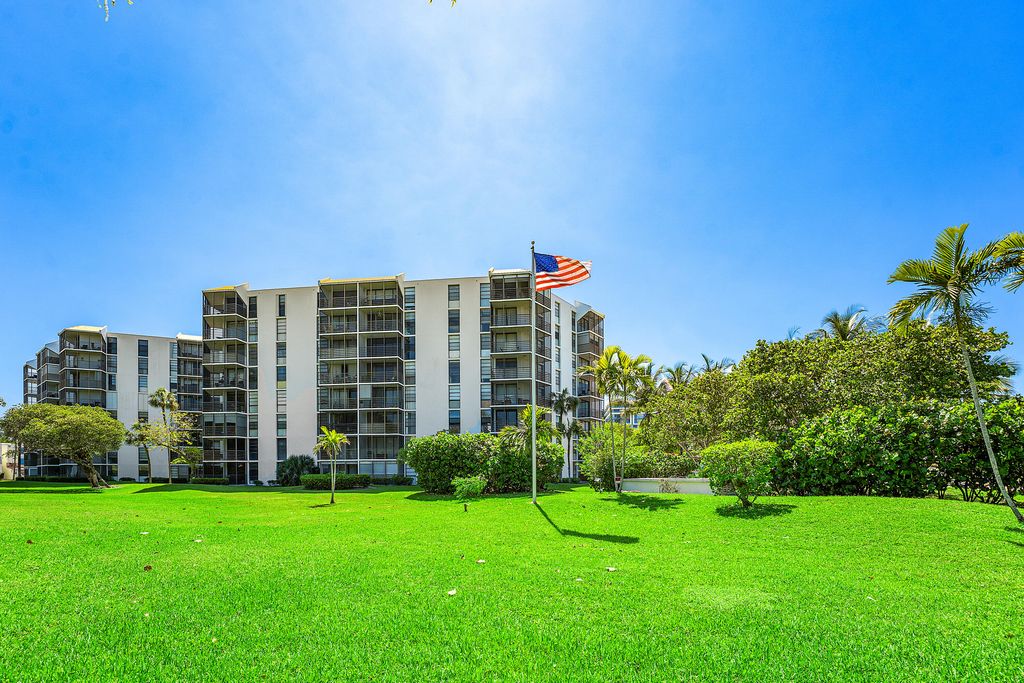 20500 W Country Club Drive 210, Aventura, FL 33180