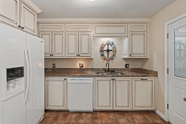 17 Brock Rd., Hattiesburg, MS 39401