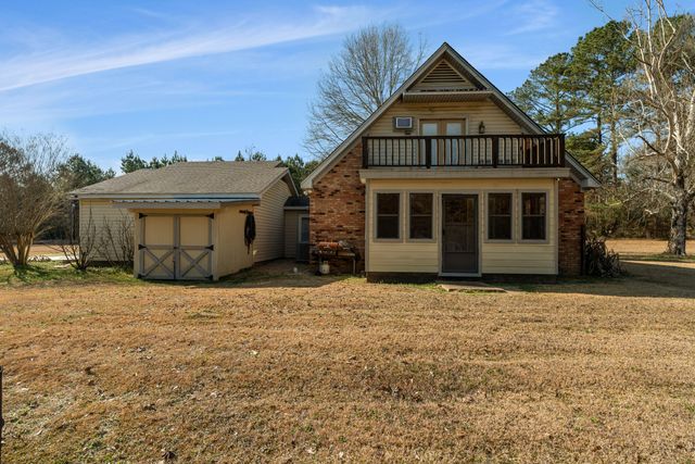 17 Brock Rd., Hattiesburg, MS 39401