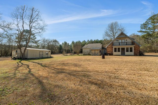 17 Brock Rd., Hattiesburg, MS 39401