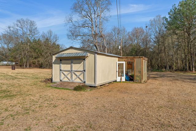 17 Brock Rd., Hattiesburg, MS 39401