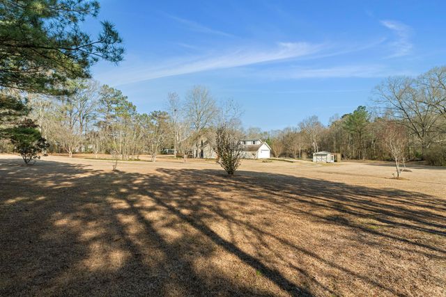 17 Brock Rd., Hattiesburg, MS 39401