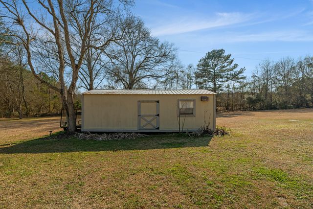 17 Brock Rd., Hattiesburg, MS 39401