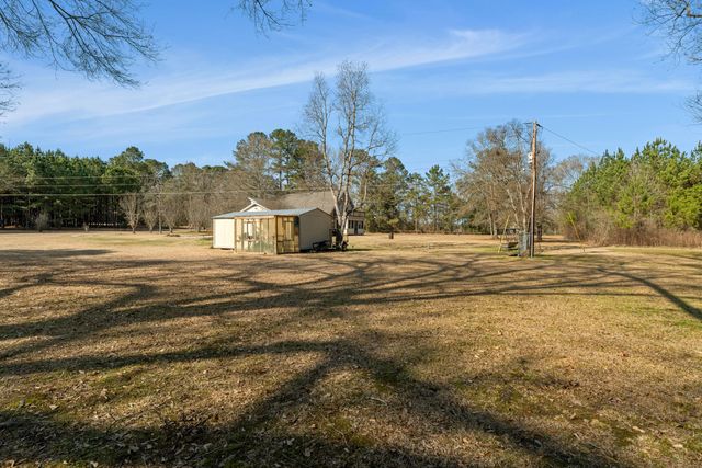 17 Brock Rd., Hattiesburg, MS 39401