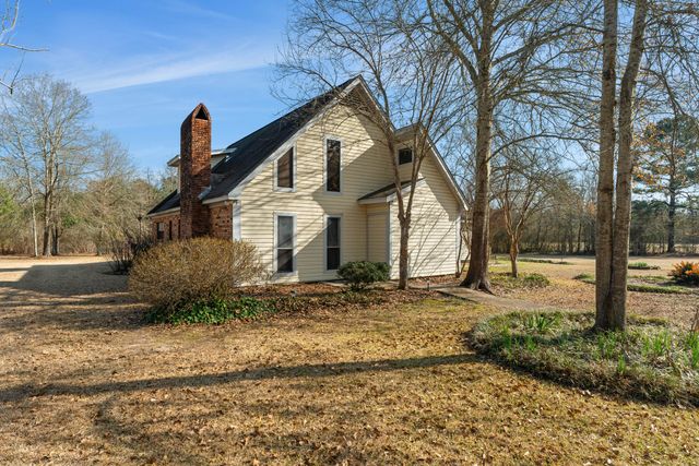 17 Brock Rd., Hattiesburg, MS 39401