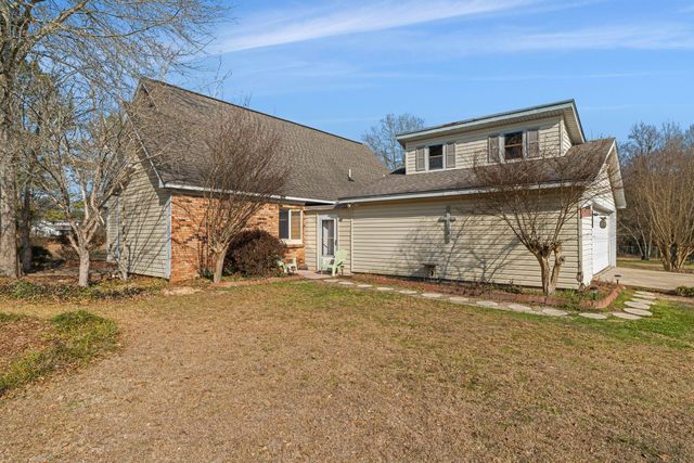 17 Brock Rd., Hattiesburg, MS 39401