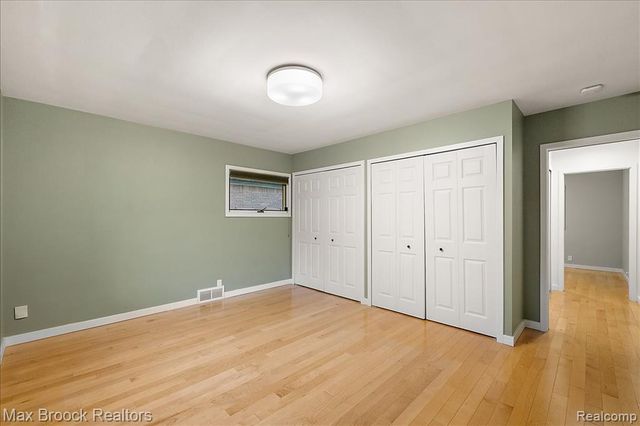 16026 Lauderdale Avenue, Beverly Hills, MI 48025