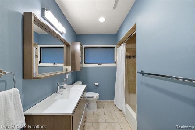 16026 Lauderdale Avenue, Beverly Hills, MI 48025