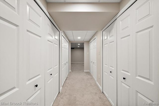 16026 Lauderdale Avenue, Beverly Hills, MI 48025