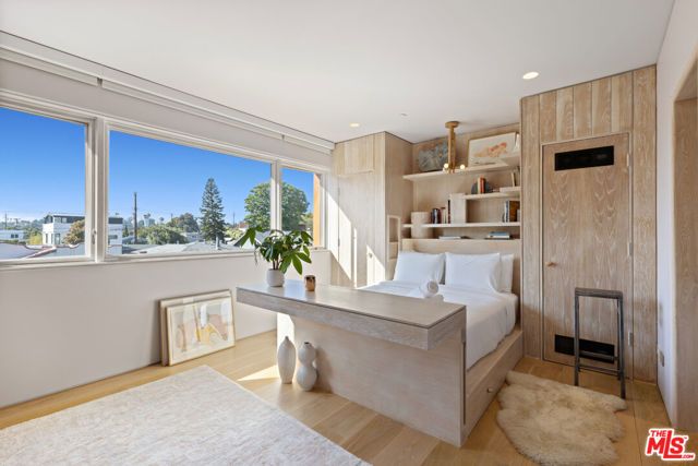 812 Brooks Avenue, Venice (los Angeles), CA 90291