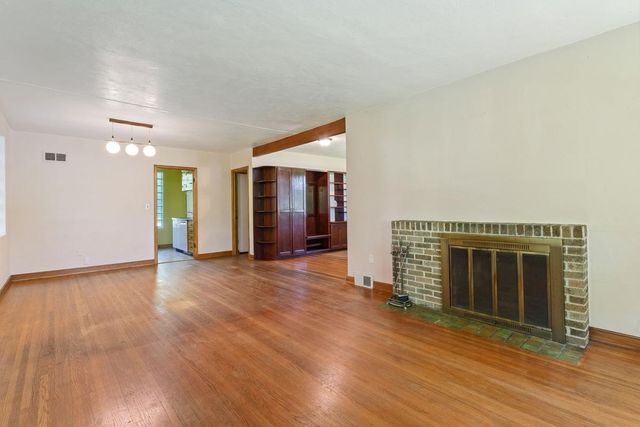1895 Fairview Avenue N, Falcon Heights, MN 55113