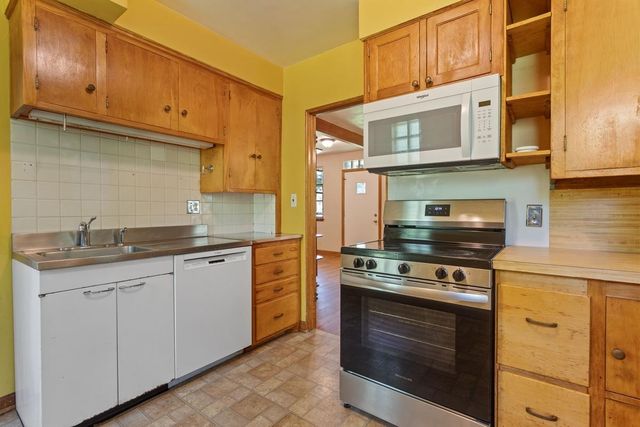 1895 Fairview Avenue N, Falcon Heights, MN 55113