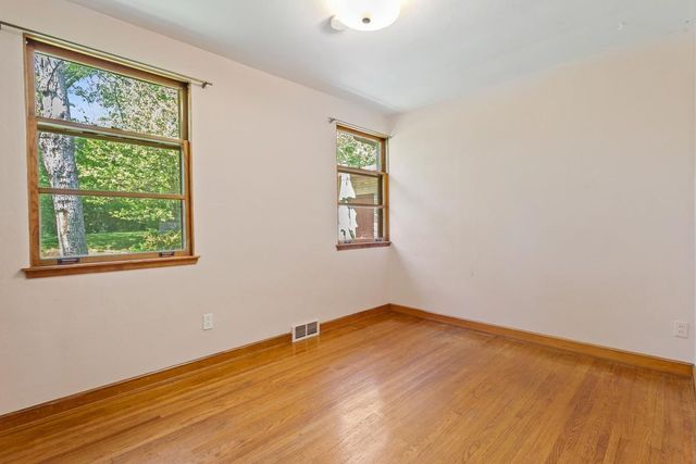 1895 Fairview Avenue N, Falcon Heights, MN 55113
