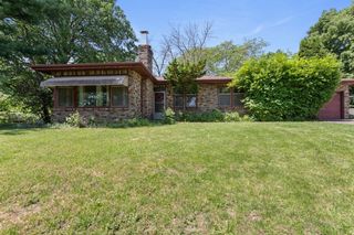 1895 Fairview Avenue N, Falcon Heights, MN 55113