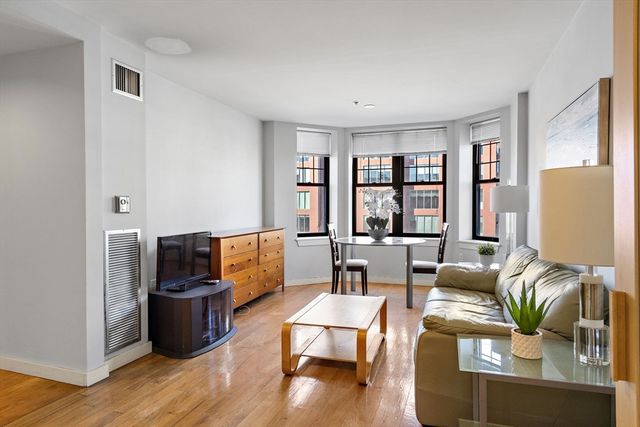 534 Commonwealth Ave 3A, Boston, MA 02215