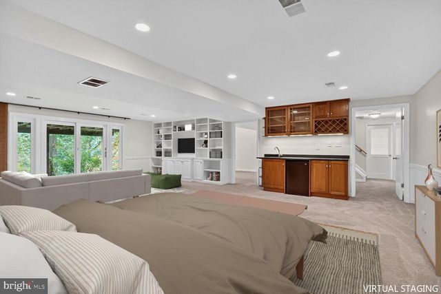 1305 GATEWOOD DR, Alexandria, VA 22307
