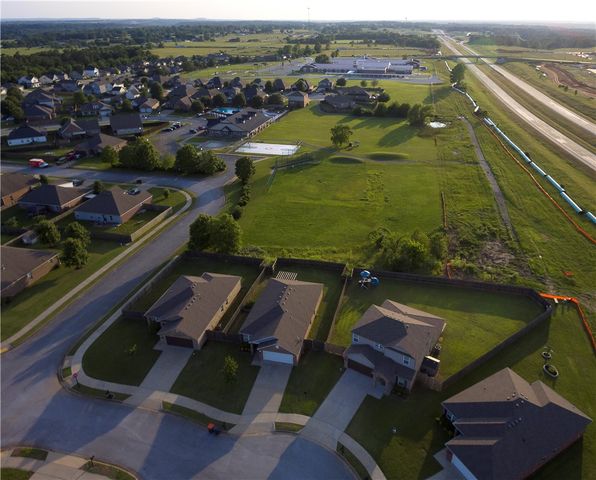 4424 Cornwall Street, Springdale, AR 72762