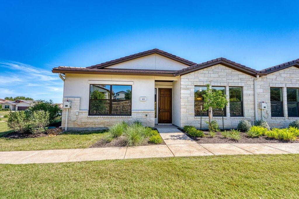 105 Amiata DR, Horseshoe Bay, TX 78657