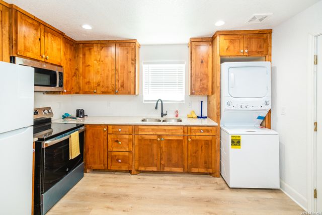 321 Andrews, San Antonio, TX 78209