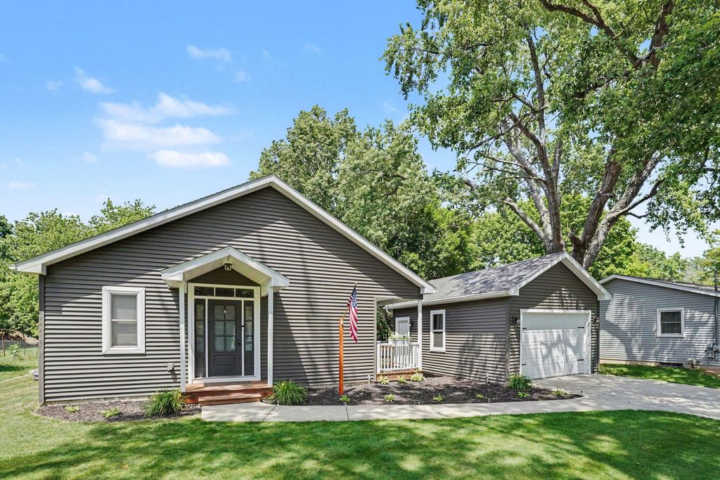 1803 Pleasant Drive, Portage City, MI 49002