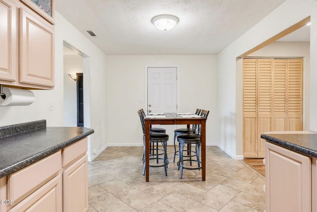 208 Kings Way, Central Point, OR 97502