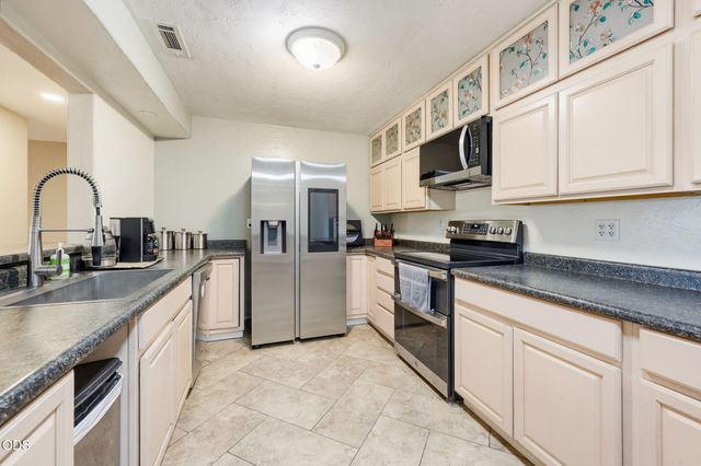 208 Kings Way, Central Point, OR 97502