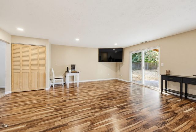 208 Kings Way, Central Point, OR 97502