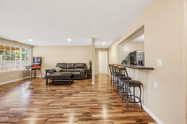 208 Kings Way, Central Point, OR 97502