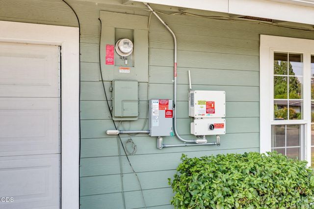 208 Kings Way, Central Point, OR 97502