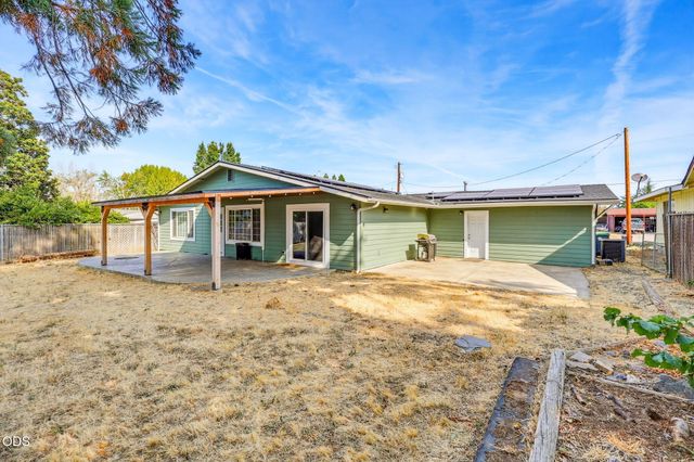 208 Kings Way, Central Point, OR 97502