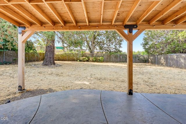 208 Kings Way, Central Point, OR 97502