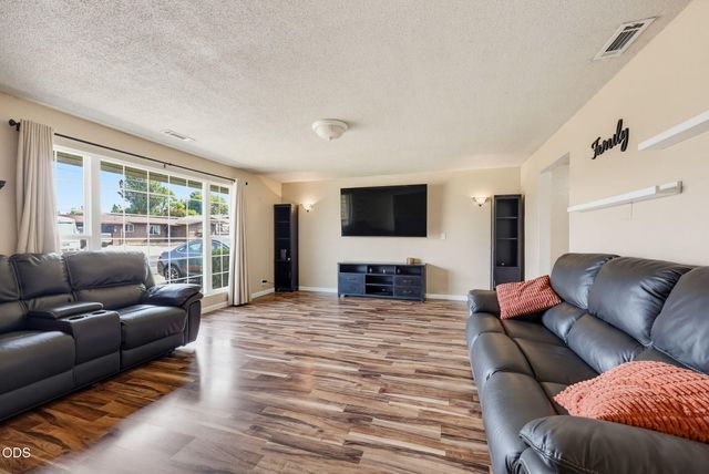 208 Kings Way, Central Point, OR 97502