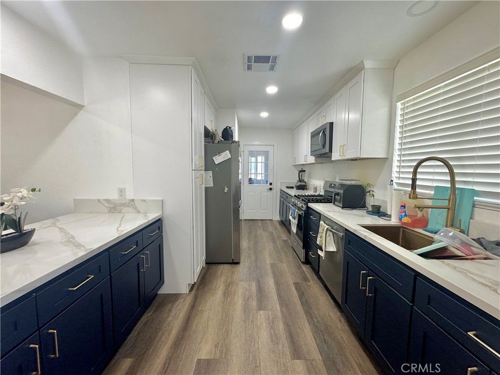 Image 2 of property listing at 3665 Ross Street, Riverside, CA 92503