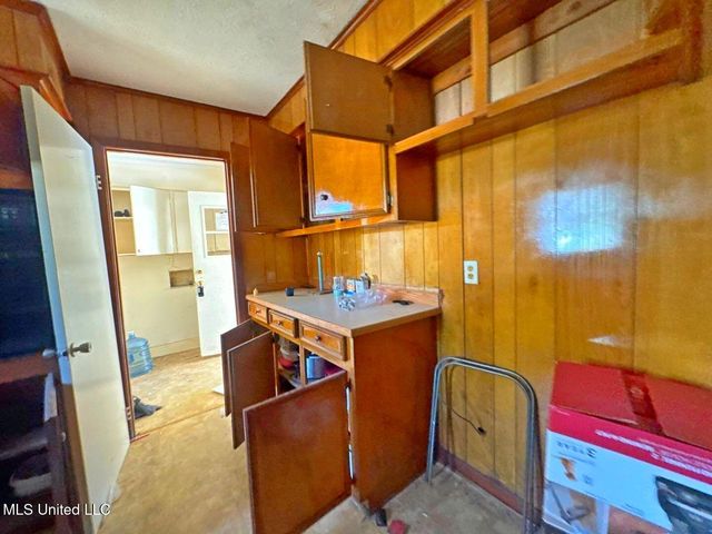 958 Watkins Place, Jackson, MS 39206