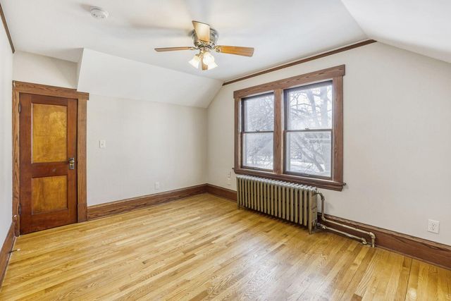 1002 Earl Street, Saint Paul, MN 55106