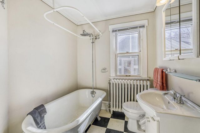 1002 Earl Street, Saint Paul, MN 55106