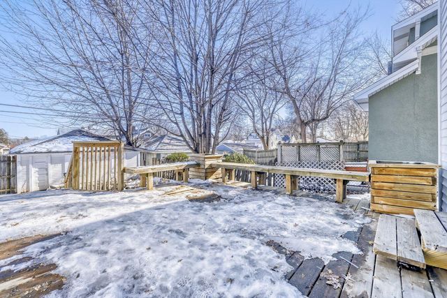 1002 Earl Street, Saint Paul, MN 55106