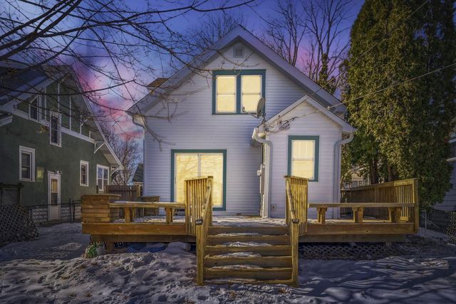 1002 Earl Street, Saint Paul, MN 55106