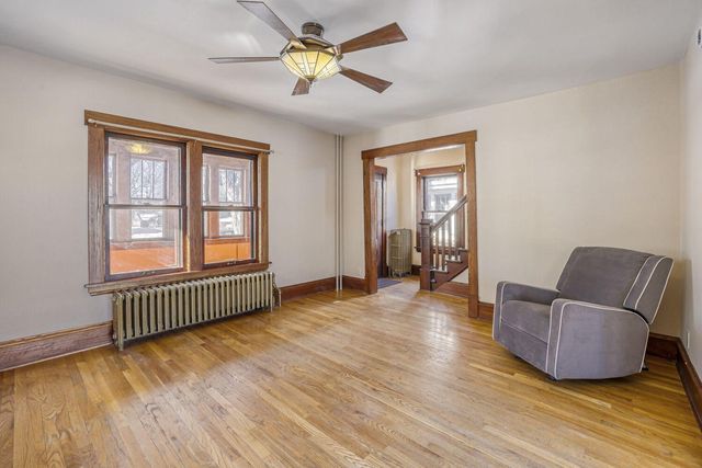 1002 Earl Street, Saint Paul, MN 55106