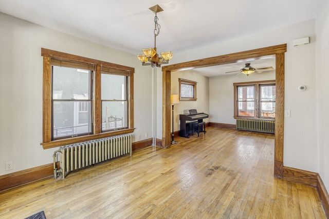 1002 Earl Street, Saint Paul, MN 55106