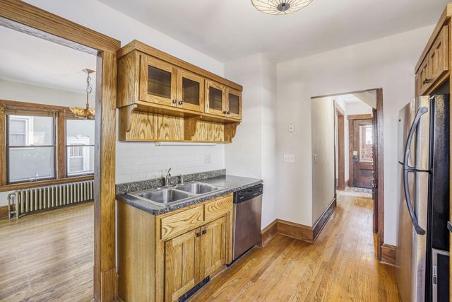 1002 Earl Street, Saint Paul, MN 55106