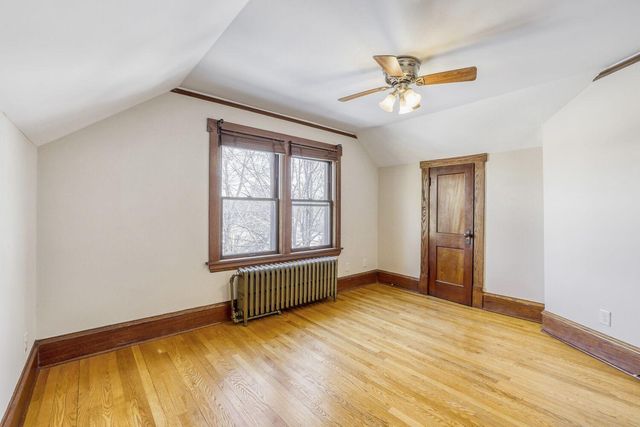 1002 Earl Street, Saint Paul, MN 55106