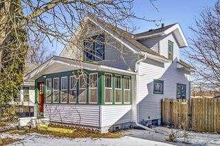 1002 Earl Street, Saint Paul, MN 55106