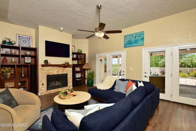 1138 W Masters Circle W, Tucson, AZ 85737