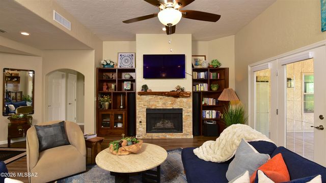 1138 W Masters Circle W, Tucson, AZ 85737