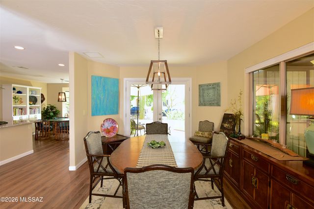 1138 W Masters Circle W, Tucson, AZ 85737
