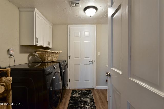 1138 W Masters Circle W, Tucson, AZ 85737