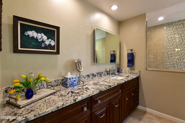 1138 W Masters Circle W, Tucson, AZ 85737